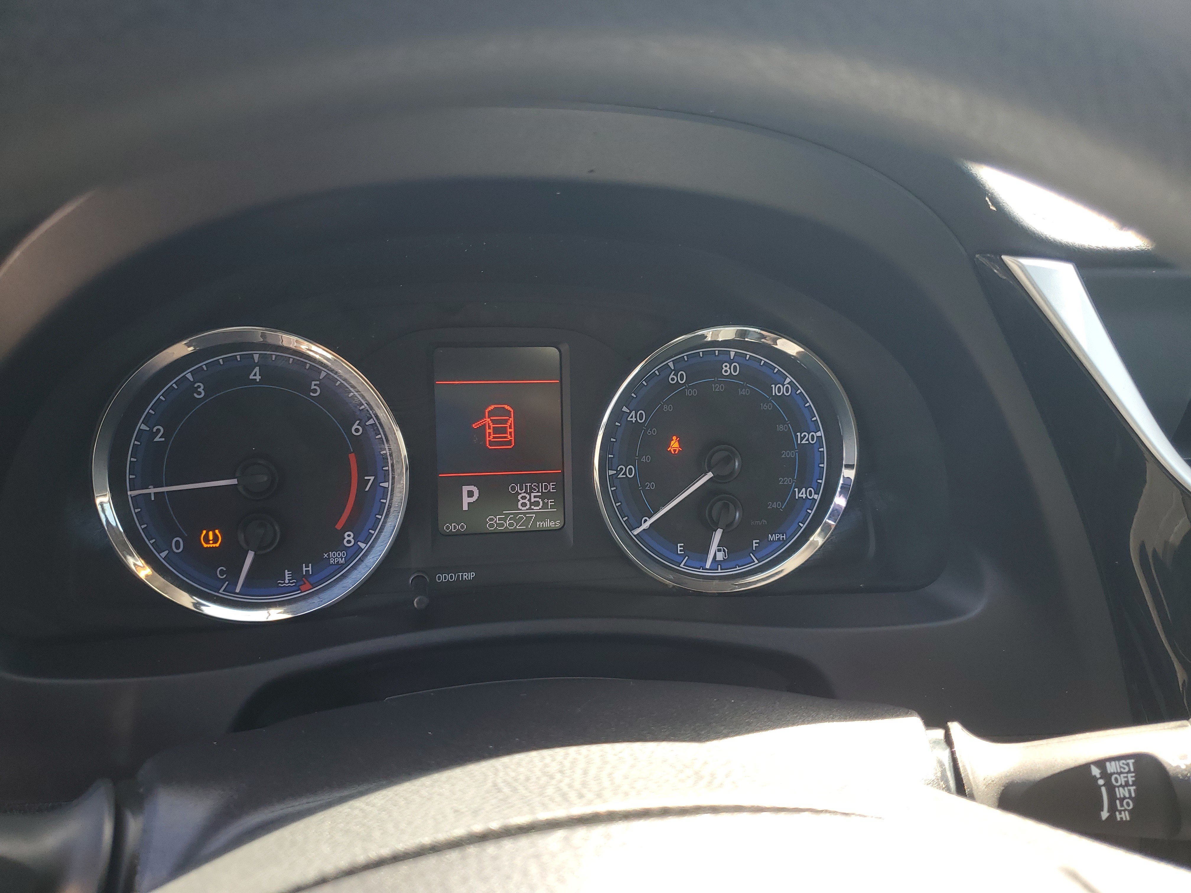 Used 2019 Toyota Corolla LE FWD image 18