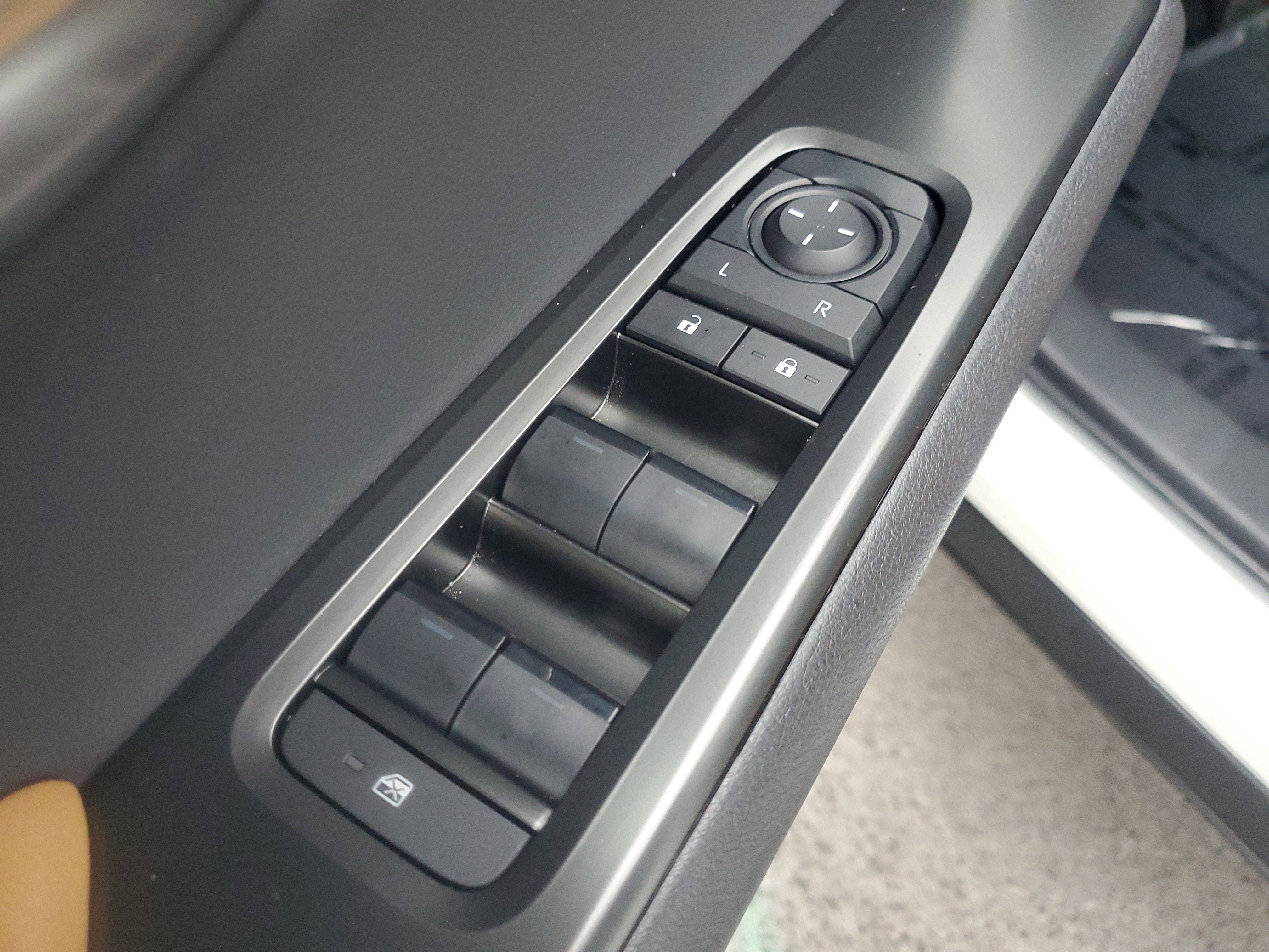 Used 2025 Lexus UX 300h FWD image 20