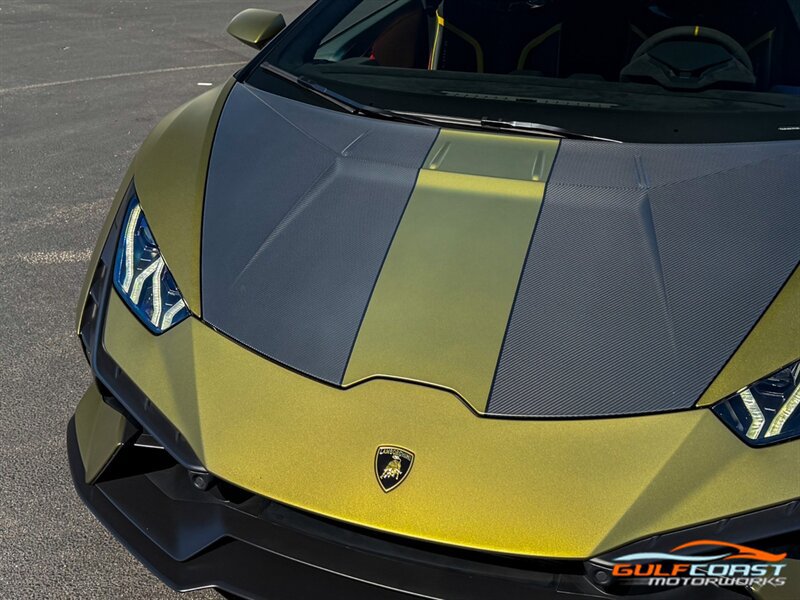 Used 2023 Lamborghini Huracan Tecnica RWD image 4