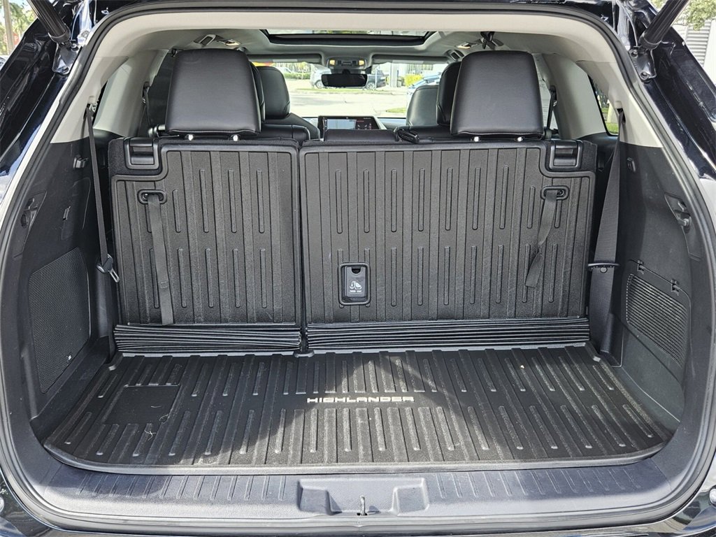 Used 2022 Toyota Highlander Platinum image 10