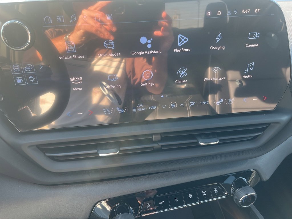 New 2025 Chevrolet Silverado EV LT image 20