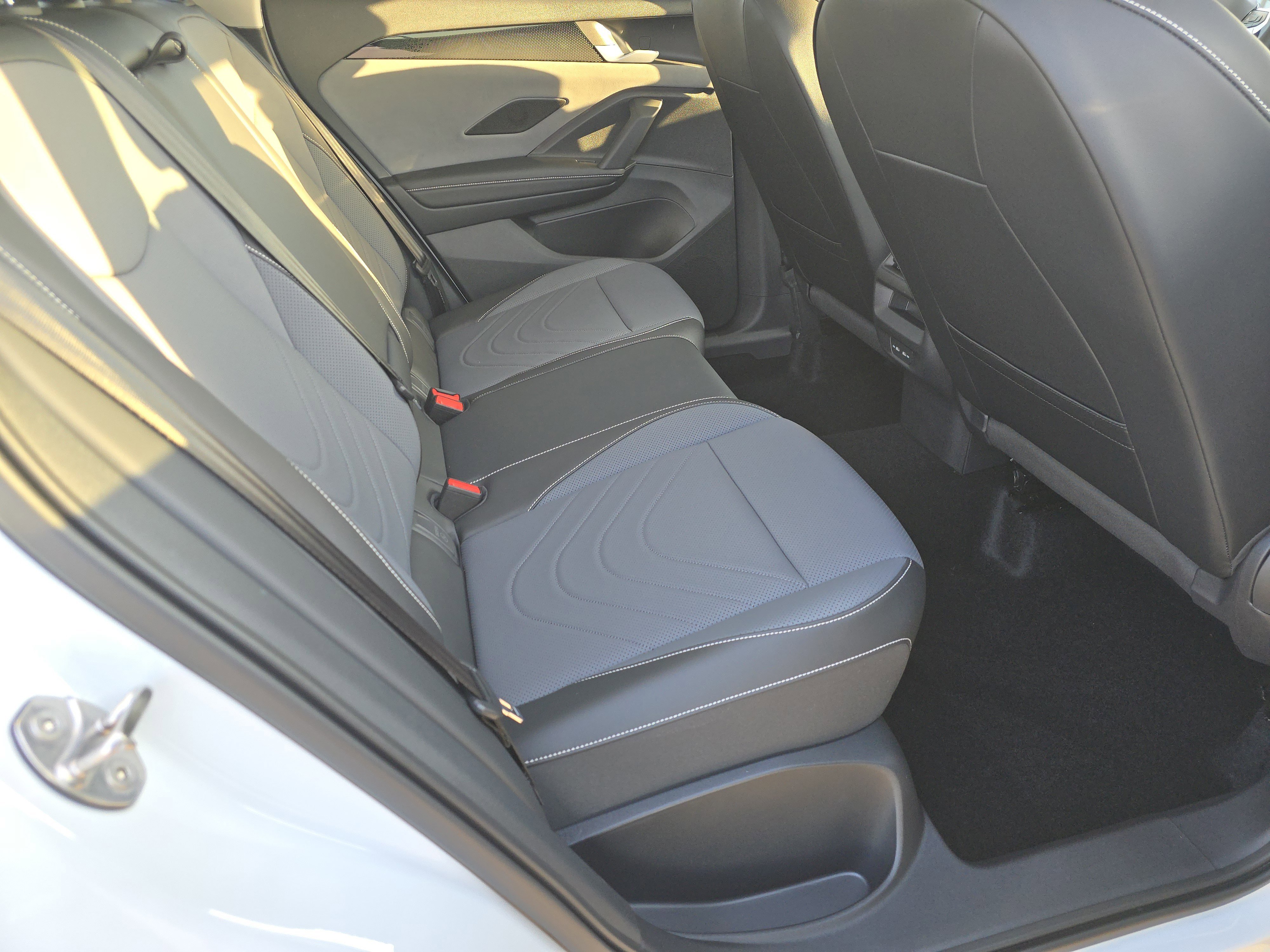 New 2026 Volkswagen Tiguan SE image 16