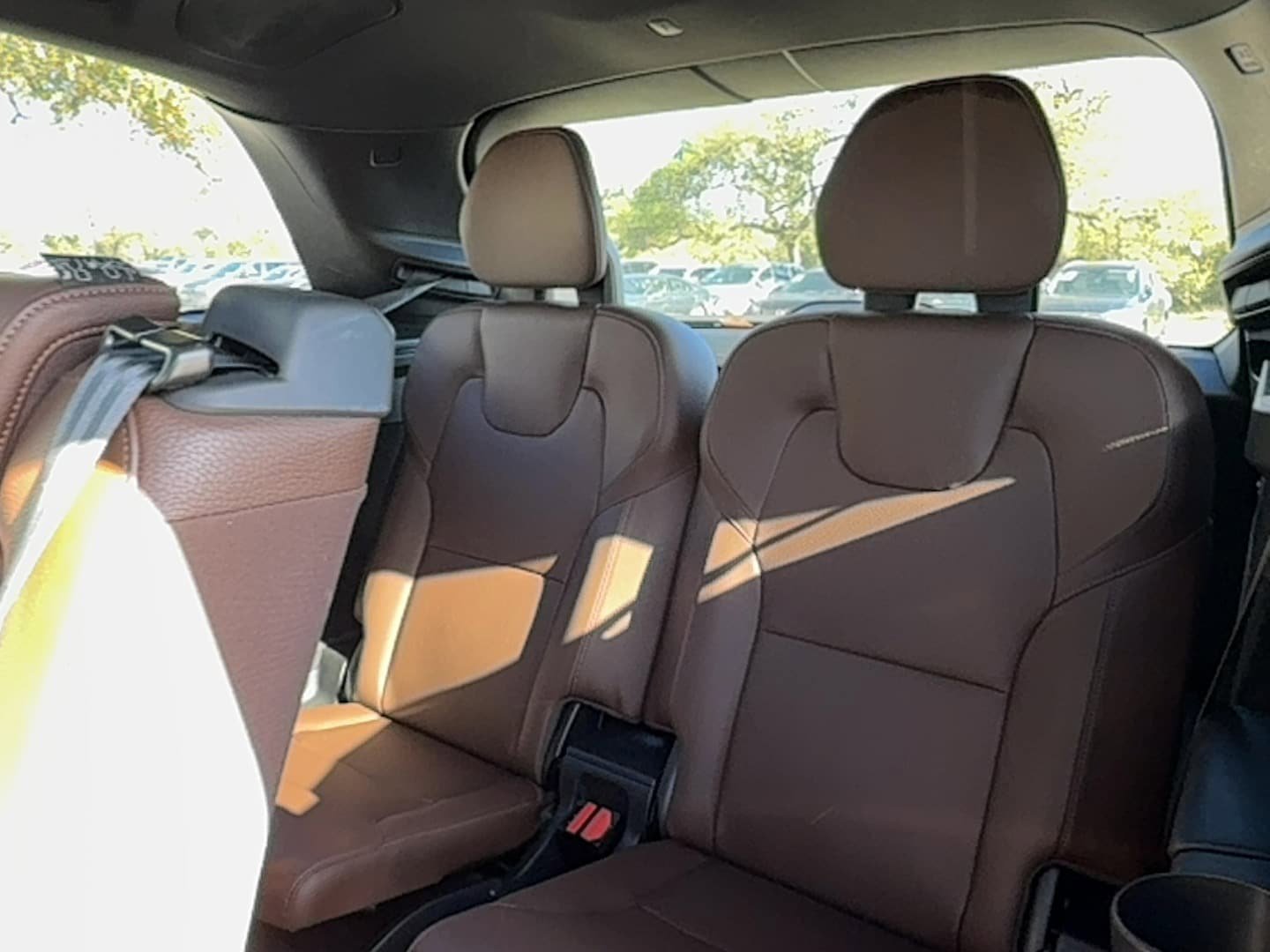 Used 2020 Volvo XC90 T6 Momentum w/ Advanced Package image 14
