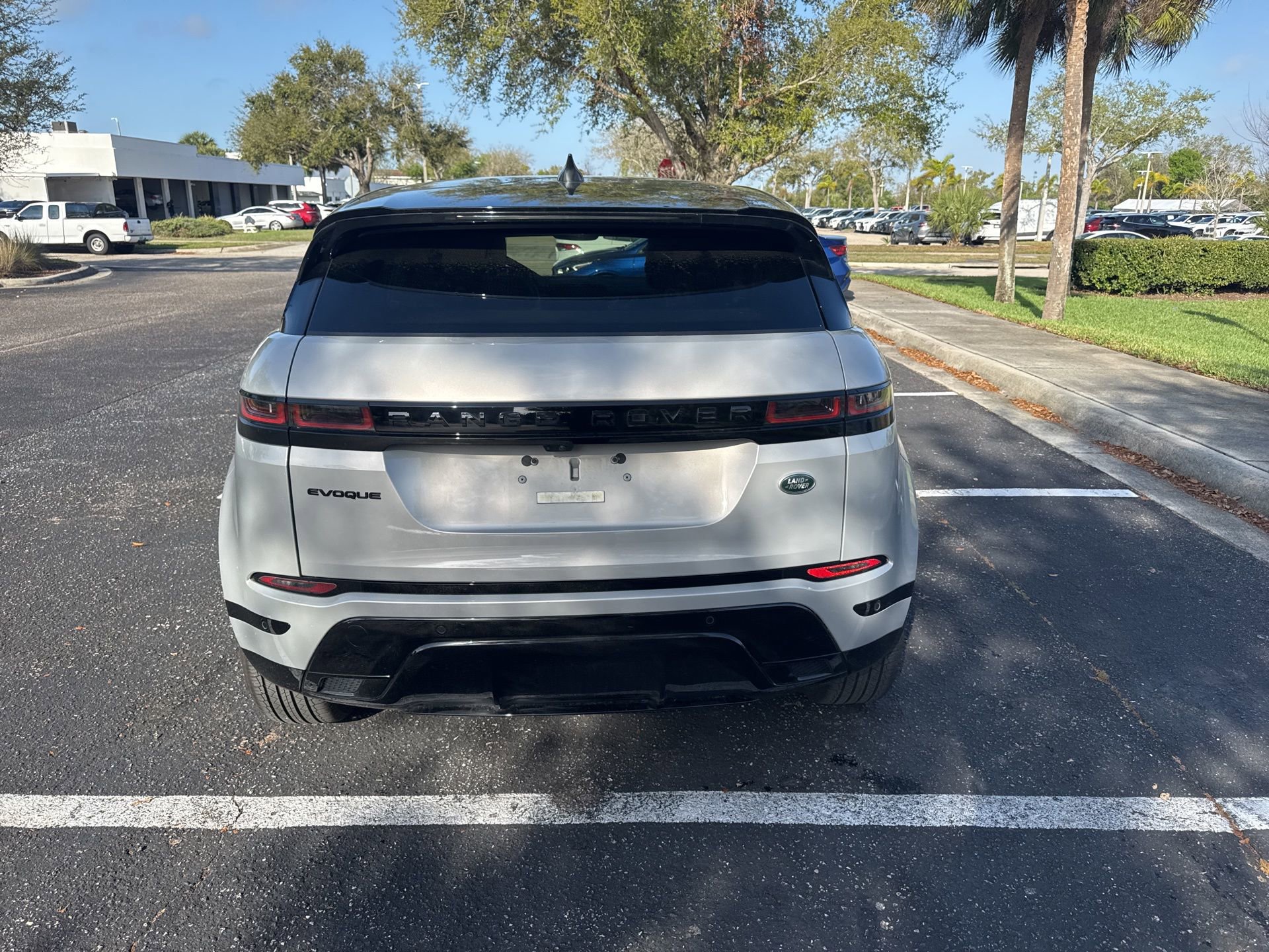 Used 2023 Land Rover Range Rover Evoque R-Dynamic S image 8