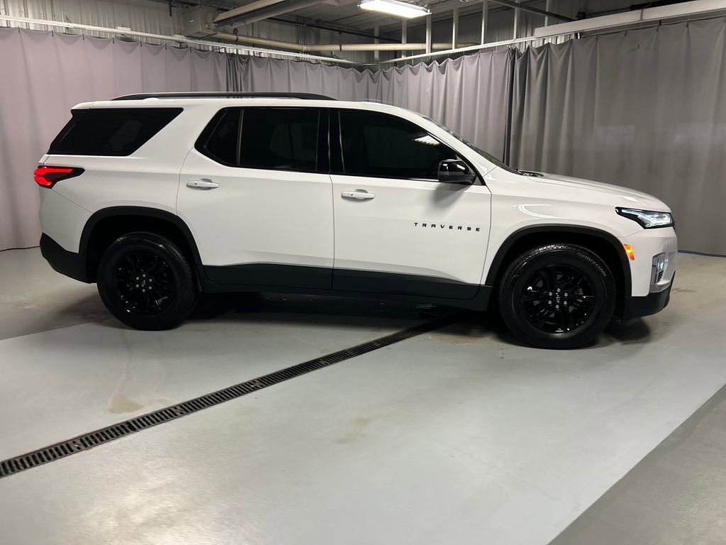 Used 2023 Chevrolet Traverse LS w/ Midnight/Sport Edition image 8