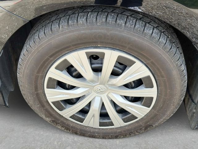 Used 2020 Toyota Camry LE FWD image 11