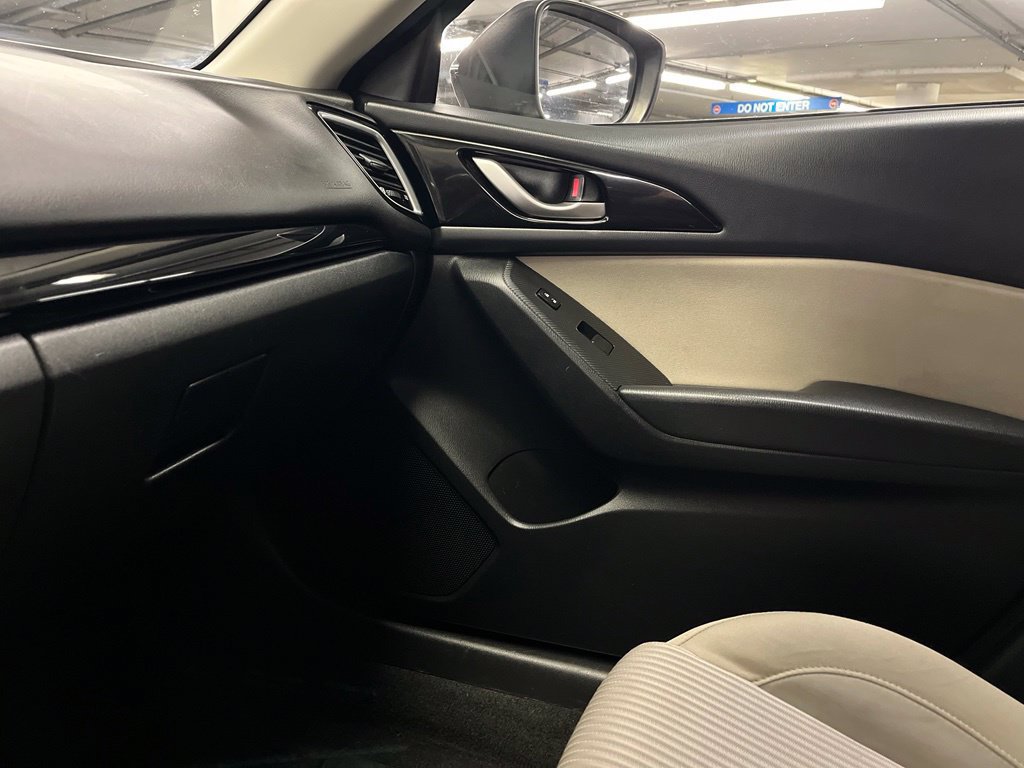 Used 2014 MAZDA MAZDA3 i Touring FWD image 26