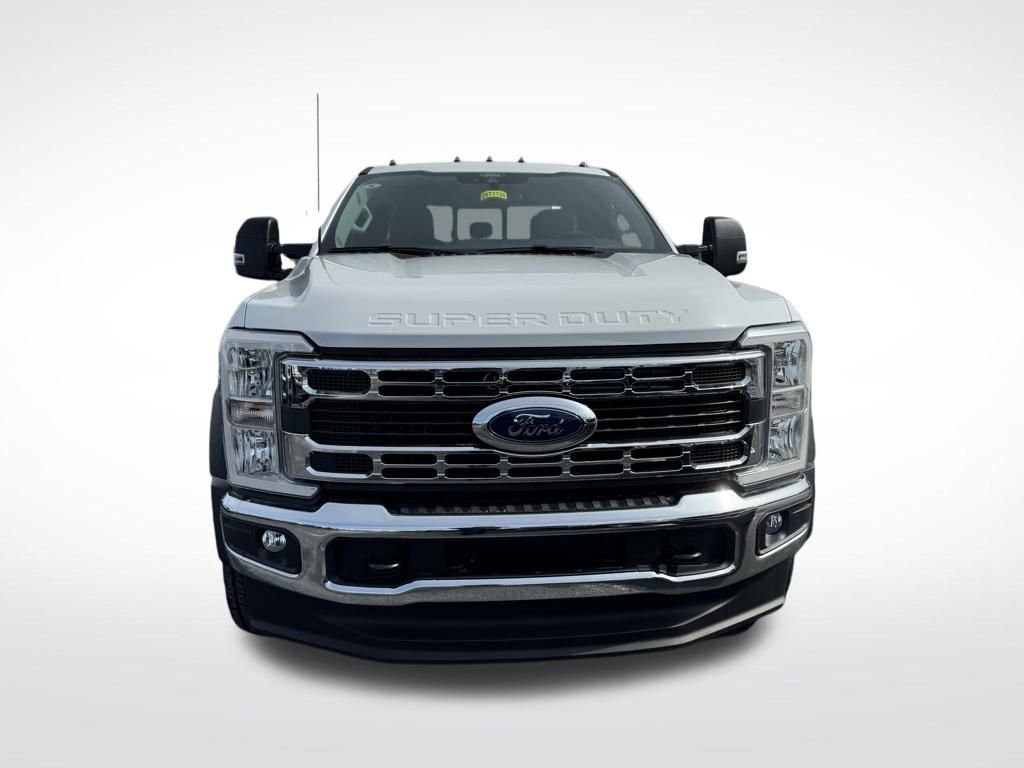 New 2026 Ford F450 XL w/ XL Chrome Package image 3