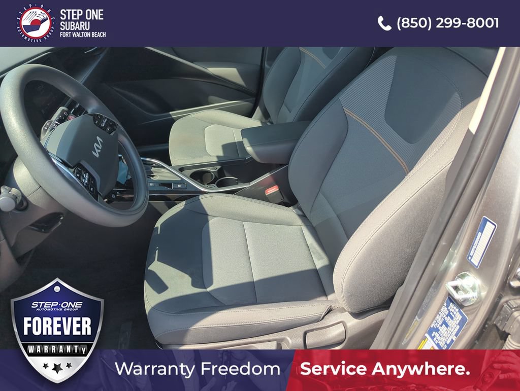 Used 2025 Kia Niro LX FWD image 12