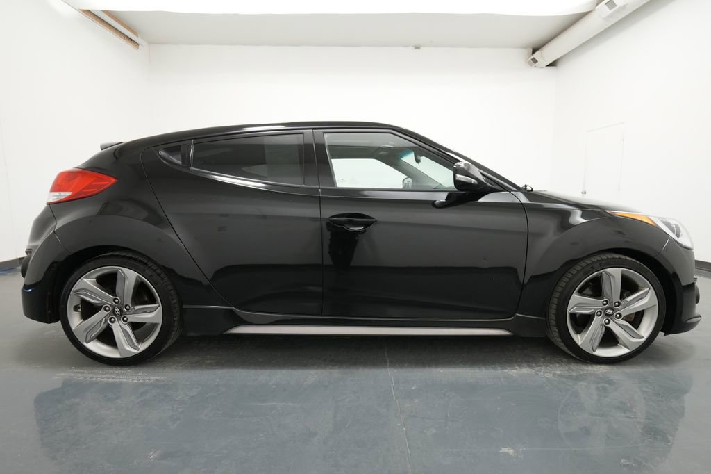 Used 2015 Hyundai Veloster Turbo w/ Option Group 04 FWD image 10