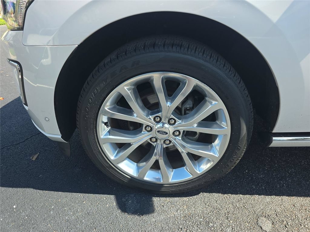 Used 2018 Ford Expedition Platinum RWD image 10