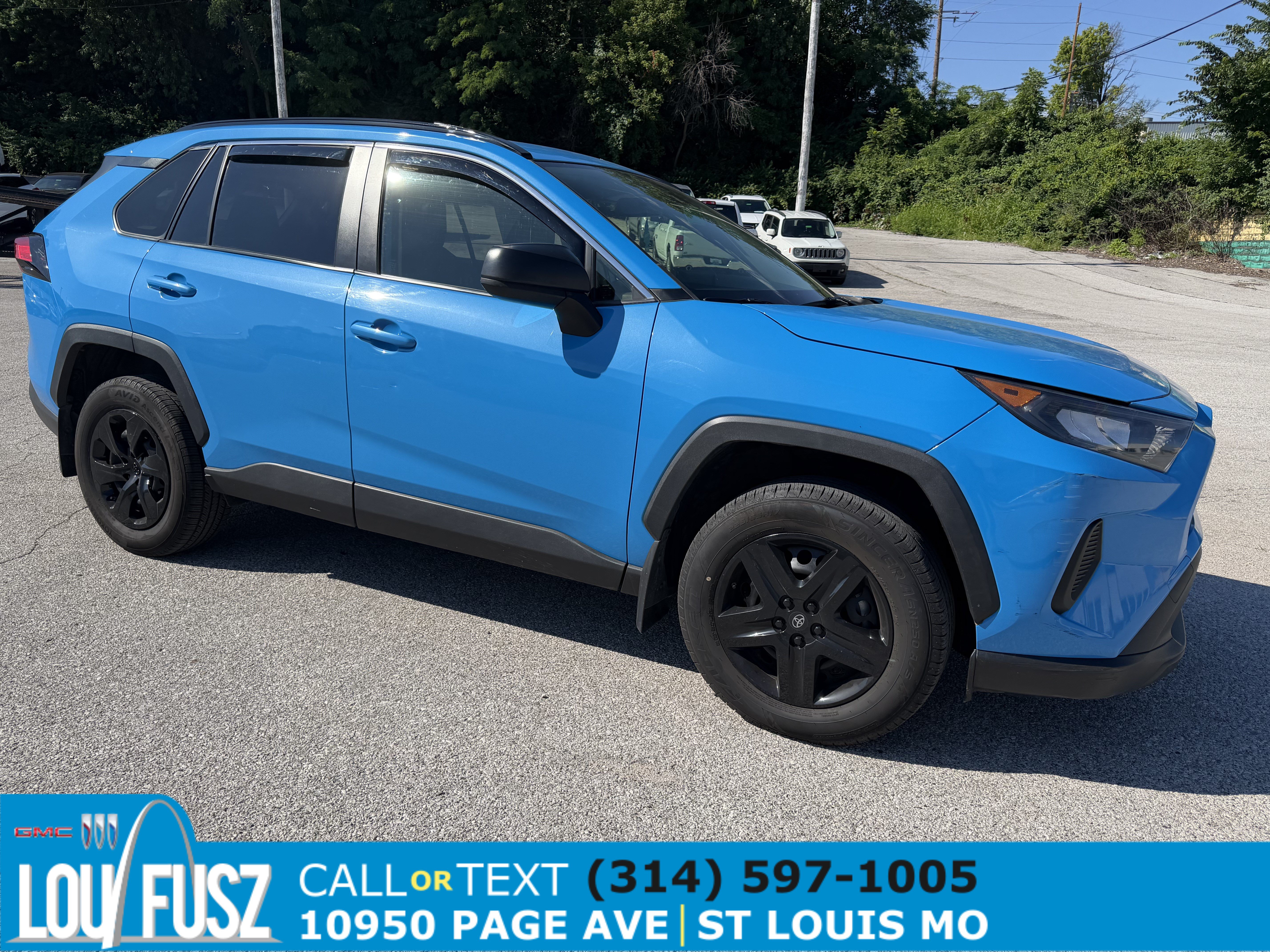 Used 2019 Toyota RAV4 LE AWD/4WD image 1