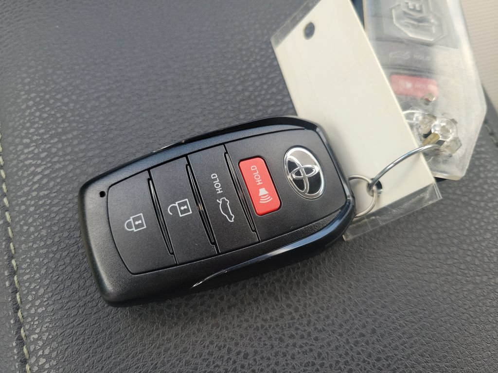 Used 2025 Toyota Camry XLE FWD image 35