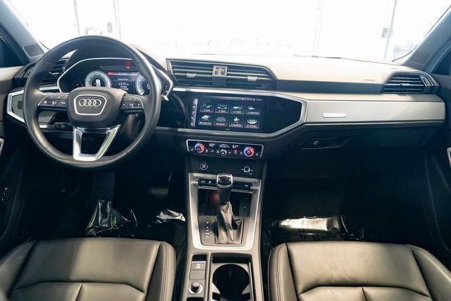Used 2023 Audi Q3 2.0T Premium Plus w/ Premium Plus Package AWD/4WD image 9