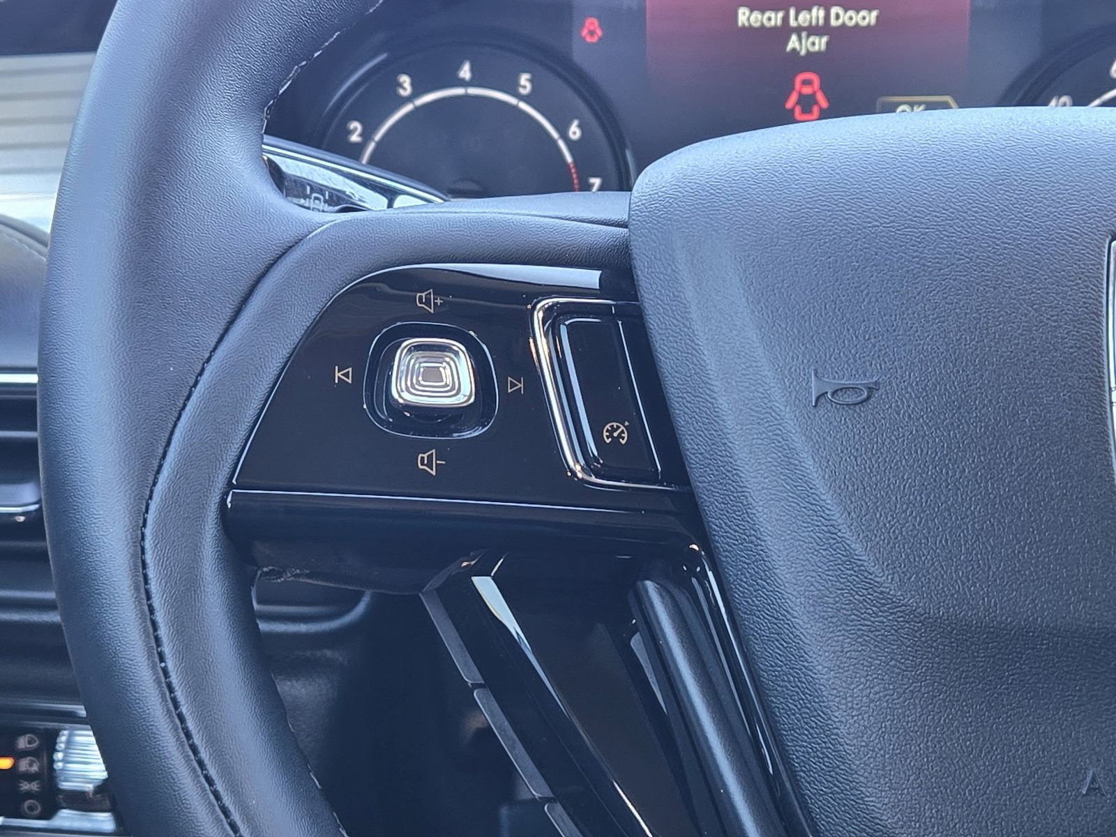 Used 2022 Lincoln Corsair FWD image 32