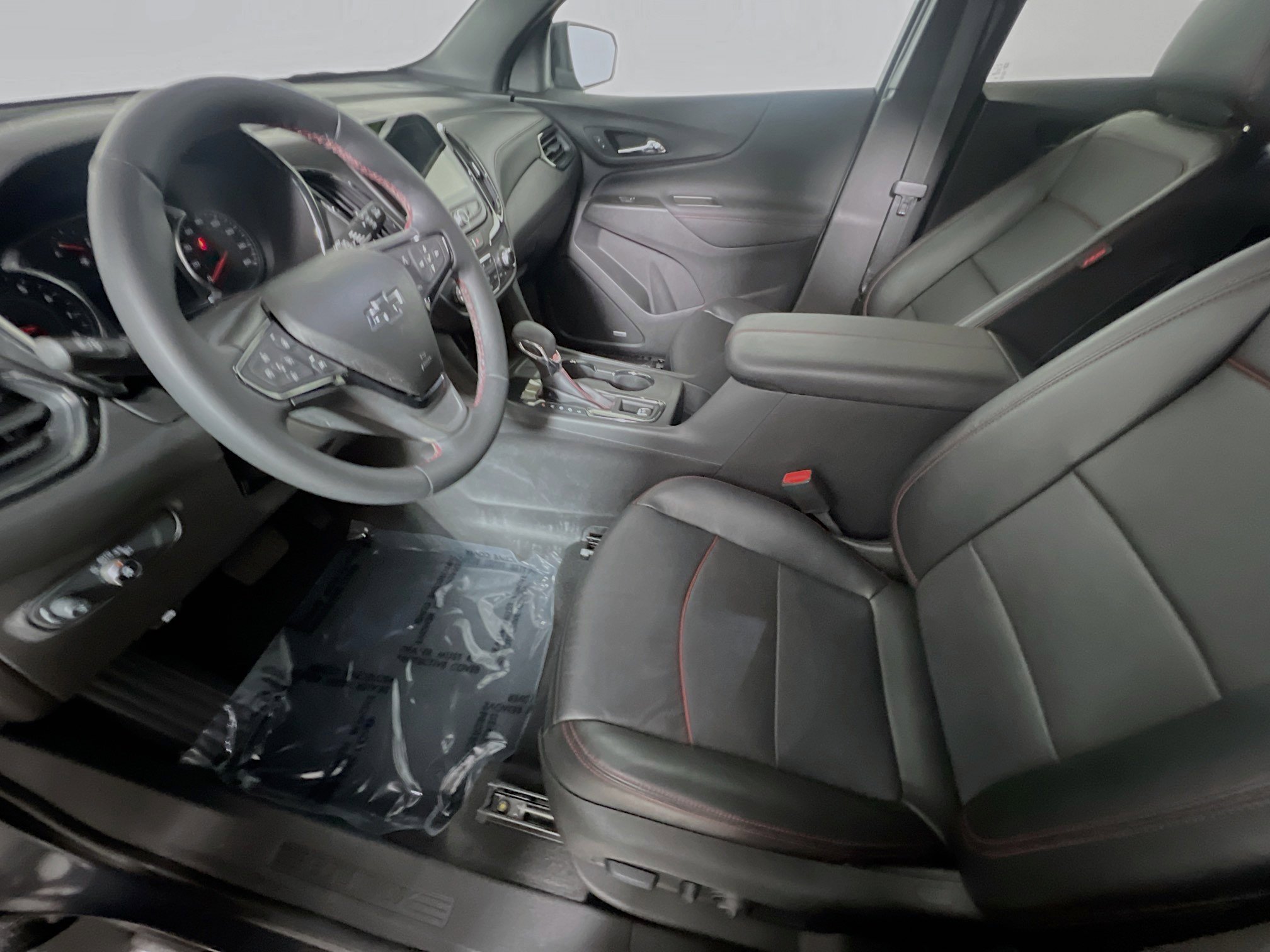 Used 2023 Chevrolet Equinox RS w/ RS Leather Package FWD image 15