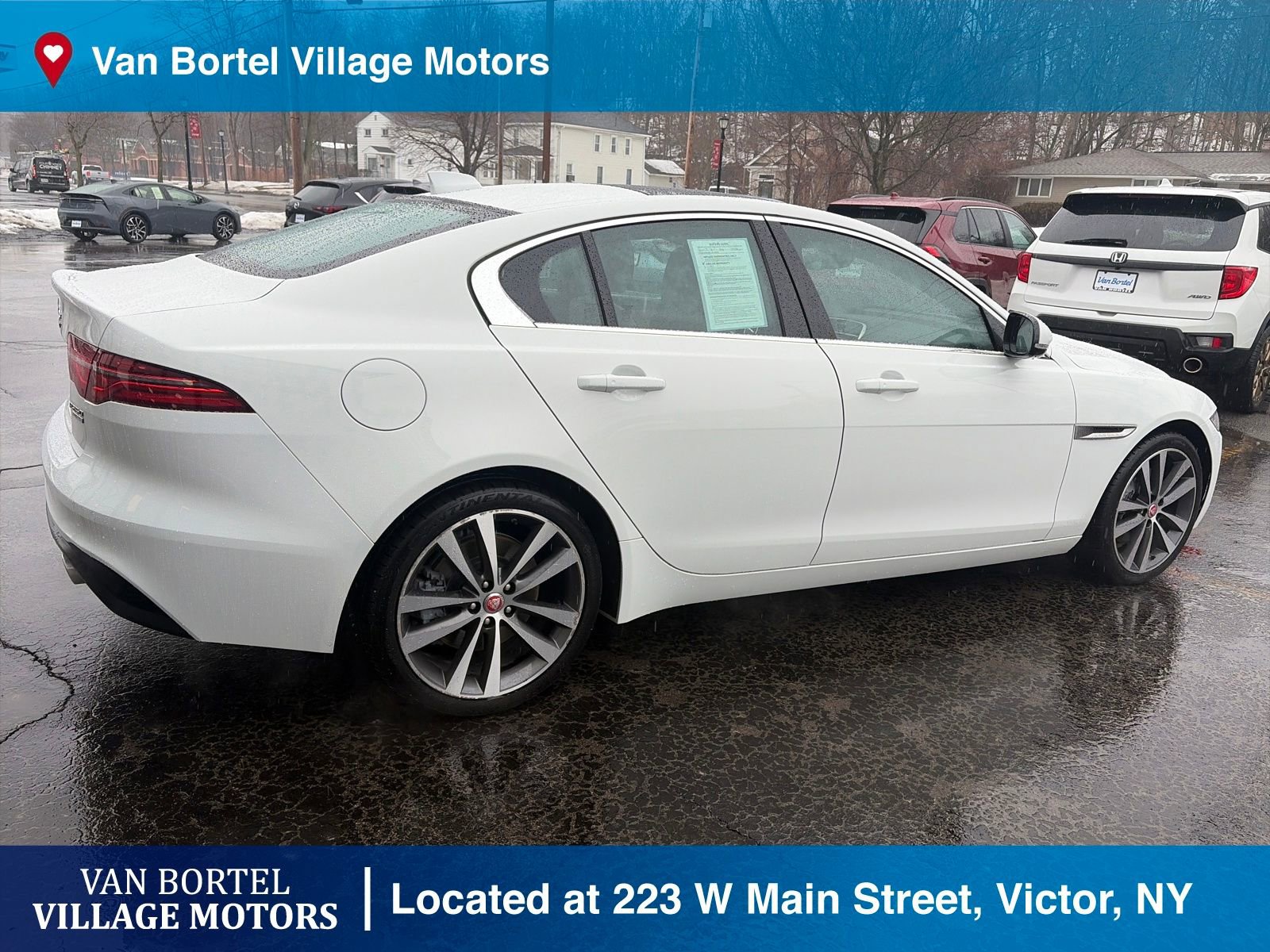 Used 2020 Jaguar XE S image 7