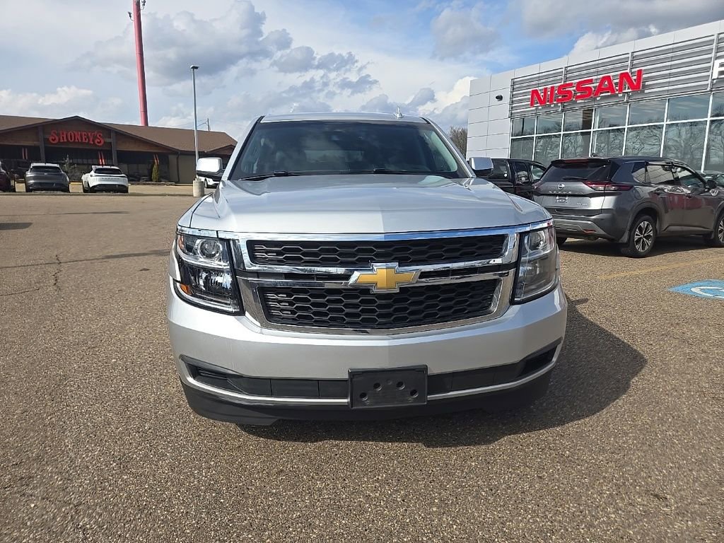 Used 2019 Chevrolet Suburban LT AWD/4WD image 3