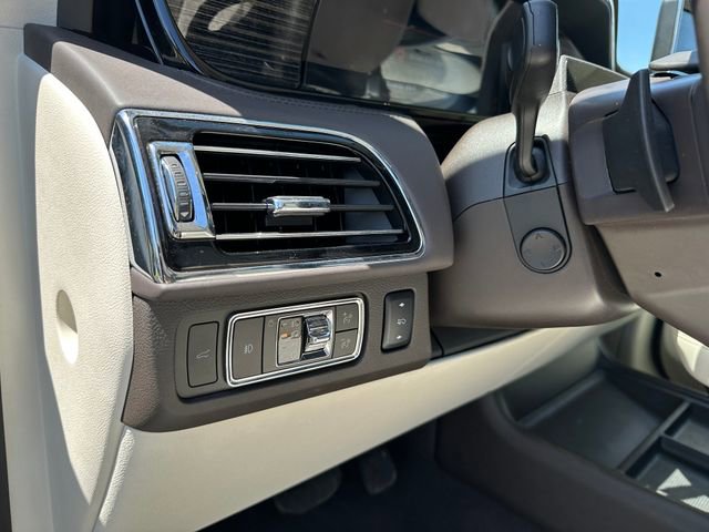 Used 2024 Lincoln Navigator Black Label image 25