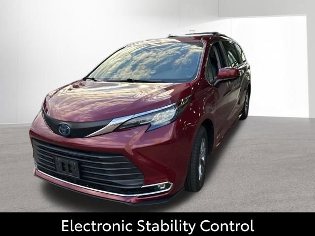 Certified 2021 Toyota Sienna XLE w/ XLE Plus Package FWD image 15