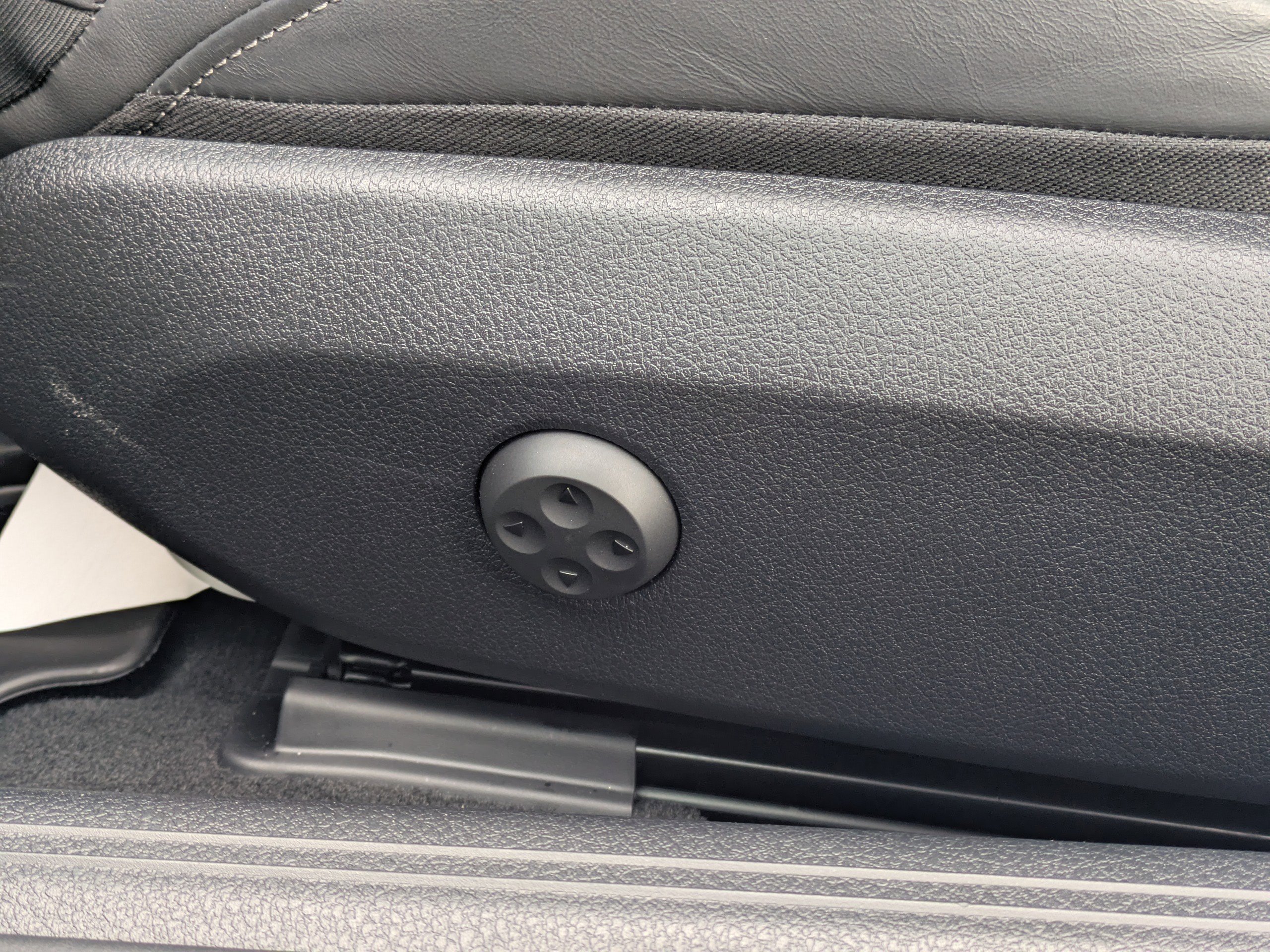 Used 2025 Mercedes-Benz CLE 53 AMG 4MATIC Coupe image 26