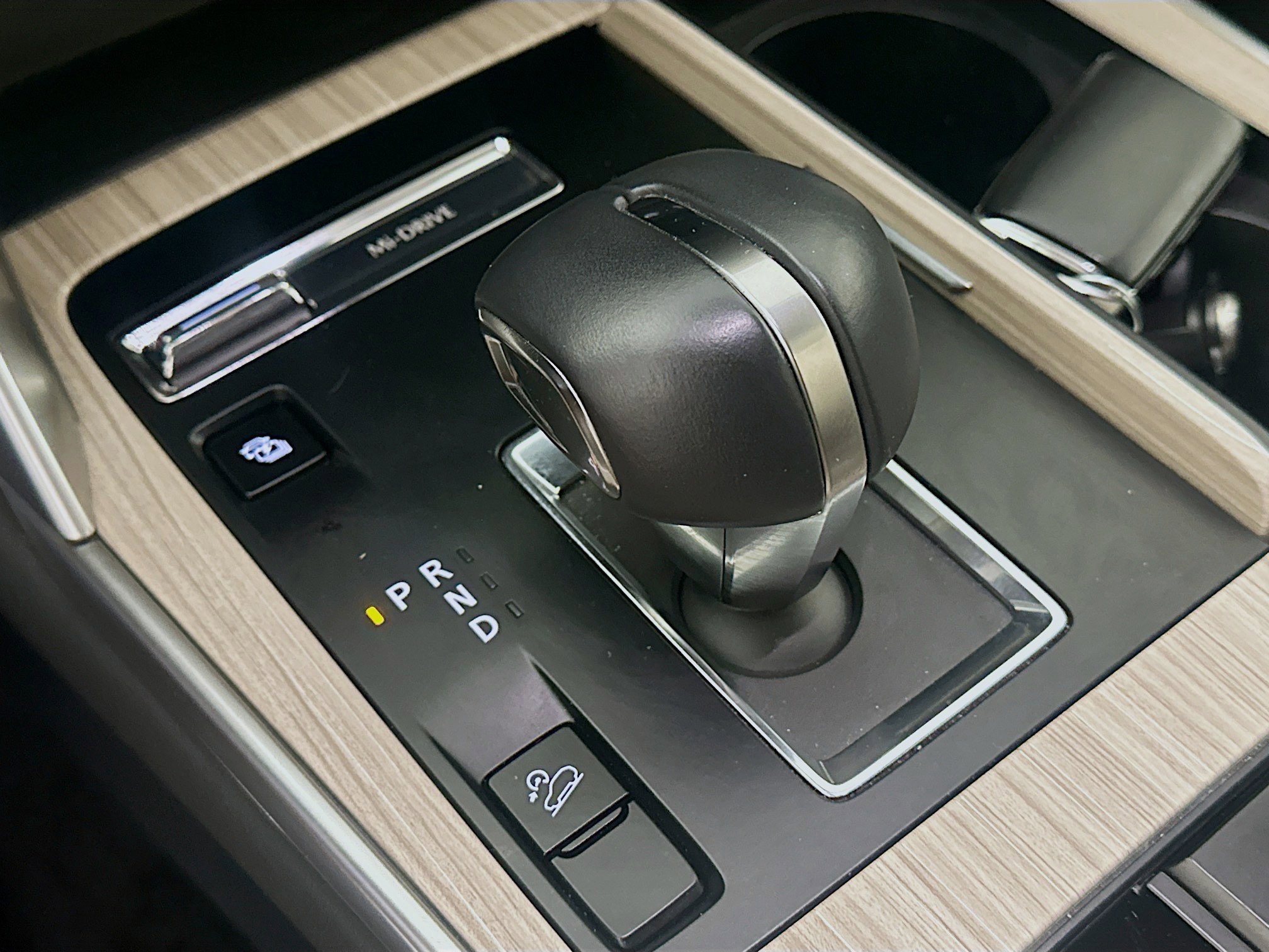 Used 2024 MAZDA CX-90 Plug-In Hybrid w/ Premium Pkg AWD/4WD image 25