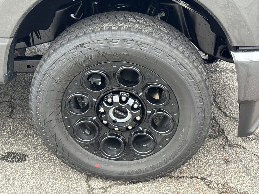 New 2026 Ford F350 Lariat w/ Black Appearance Package image 12
