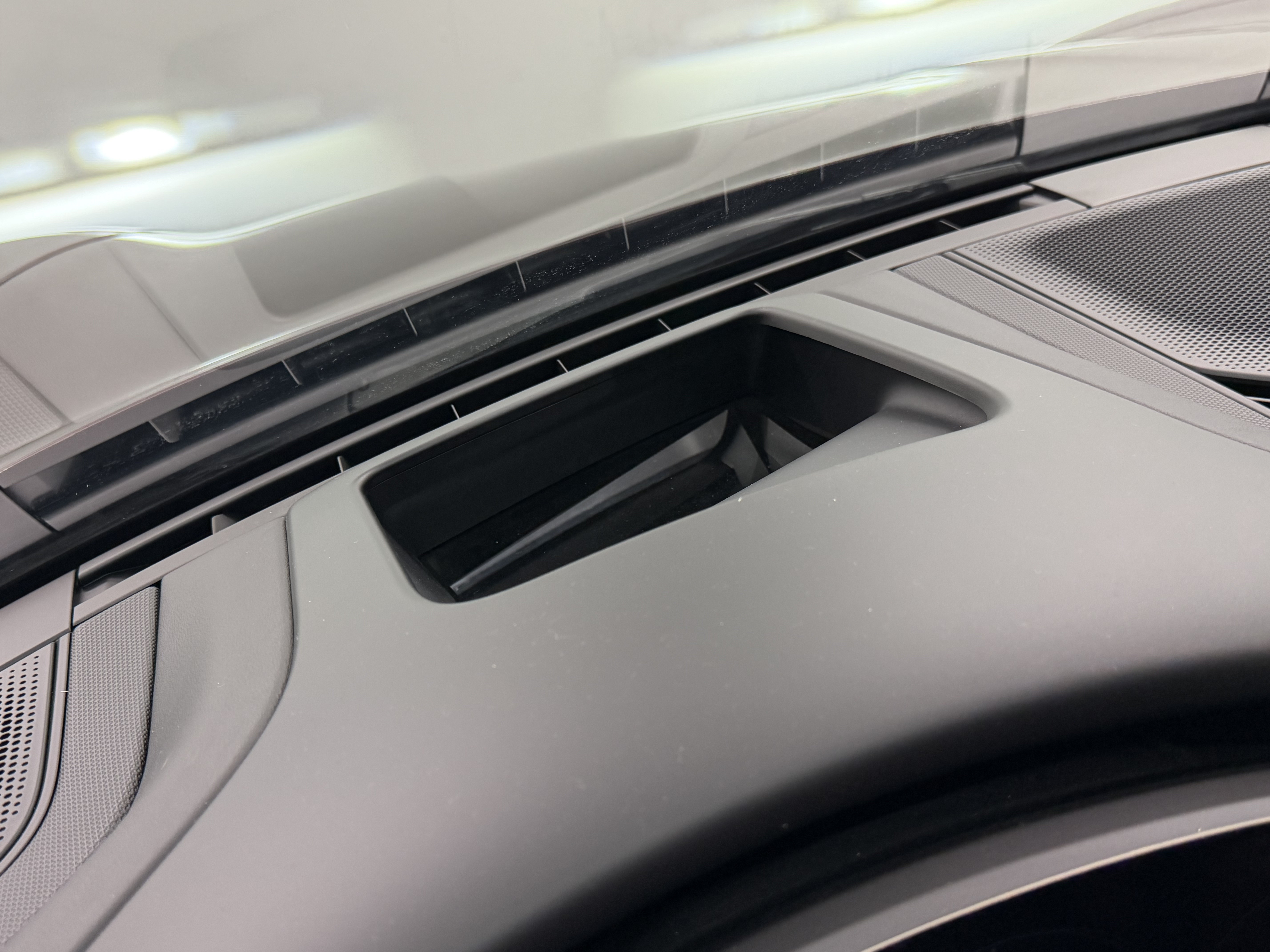 Certified 2022 Porsche Taycan 4S AWD/4WD image 53