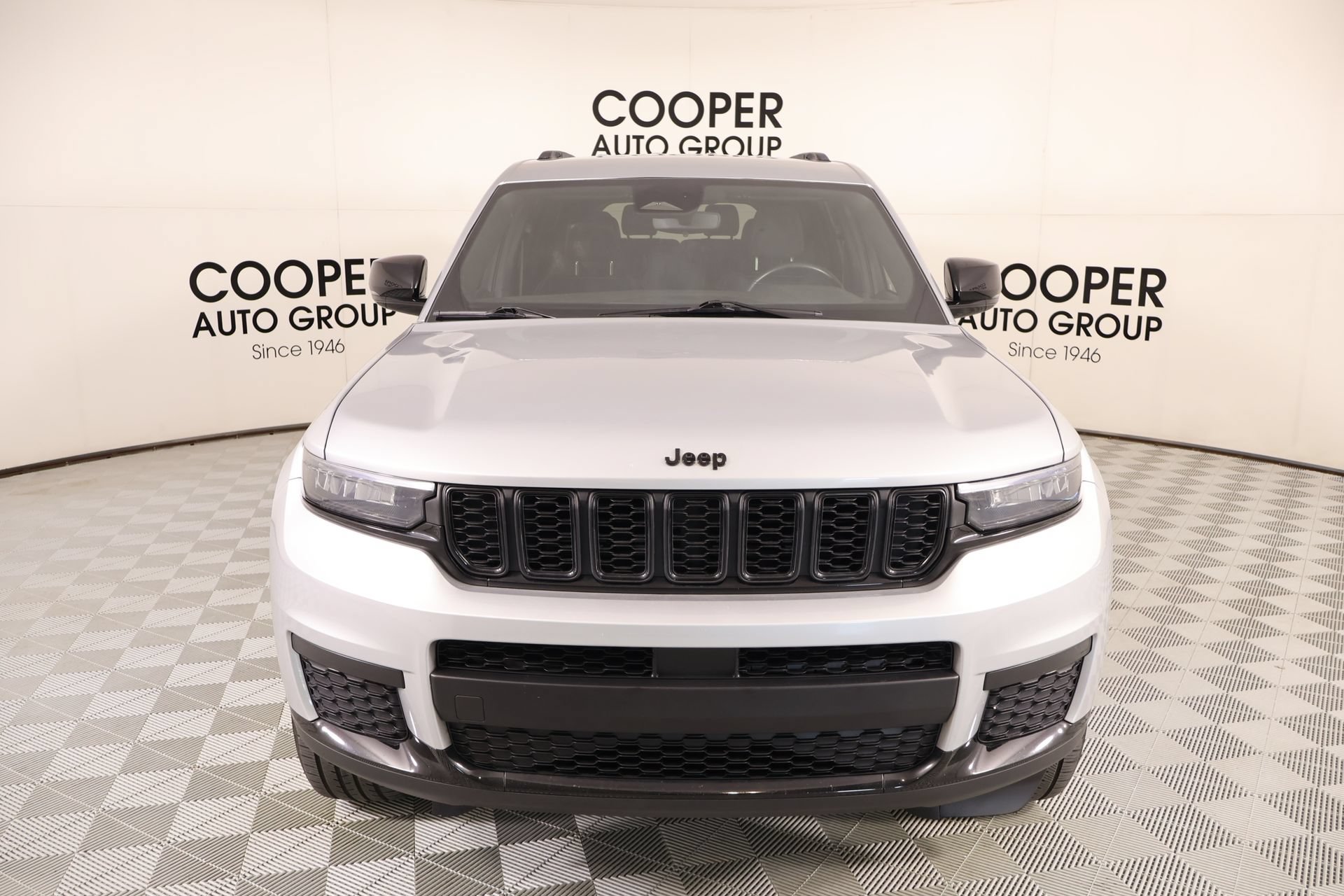 Used 2021 Jeep Grand Cherokee L Laredo AWD/4WD image 9