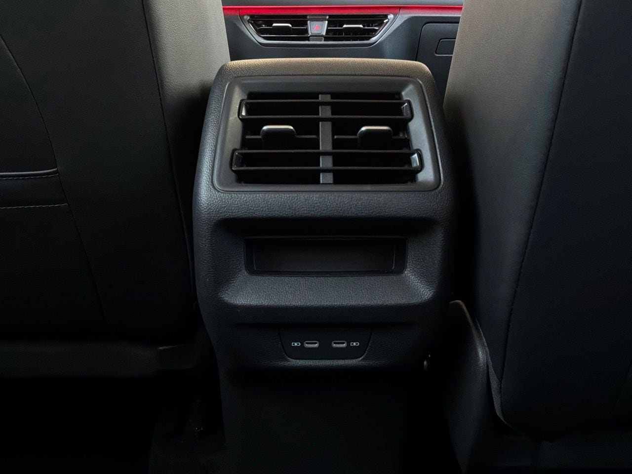Used 2026 Volkswagen Tiguan SE FWD image 13