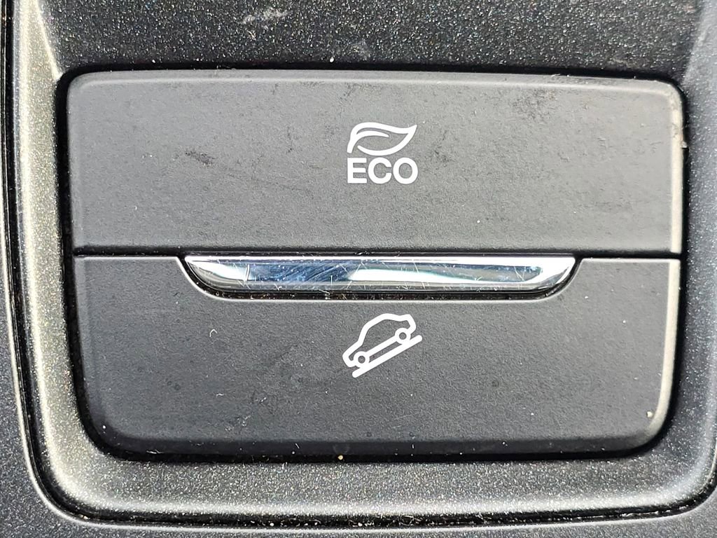 Used 2020 Ford Fusion SE image 29