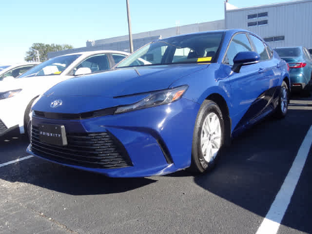 Used 2026 Toyota Camry LE AWD/4WD image 1