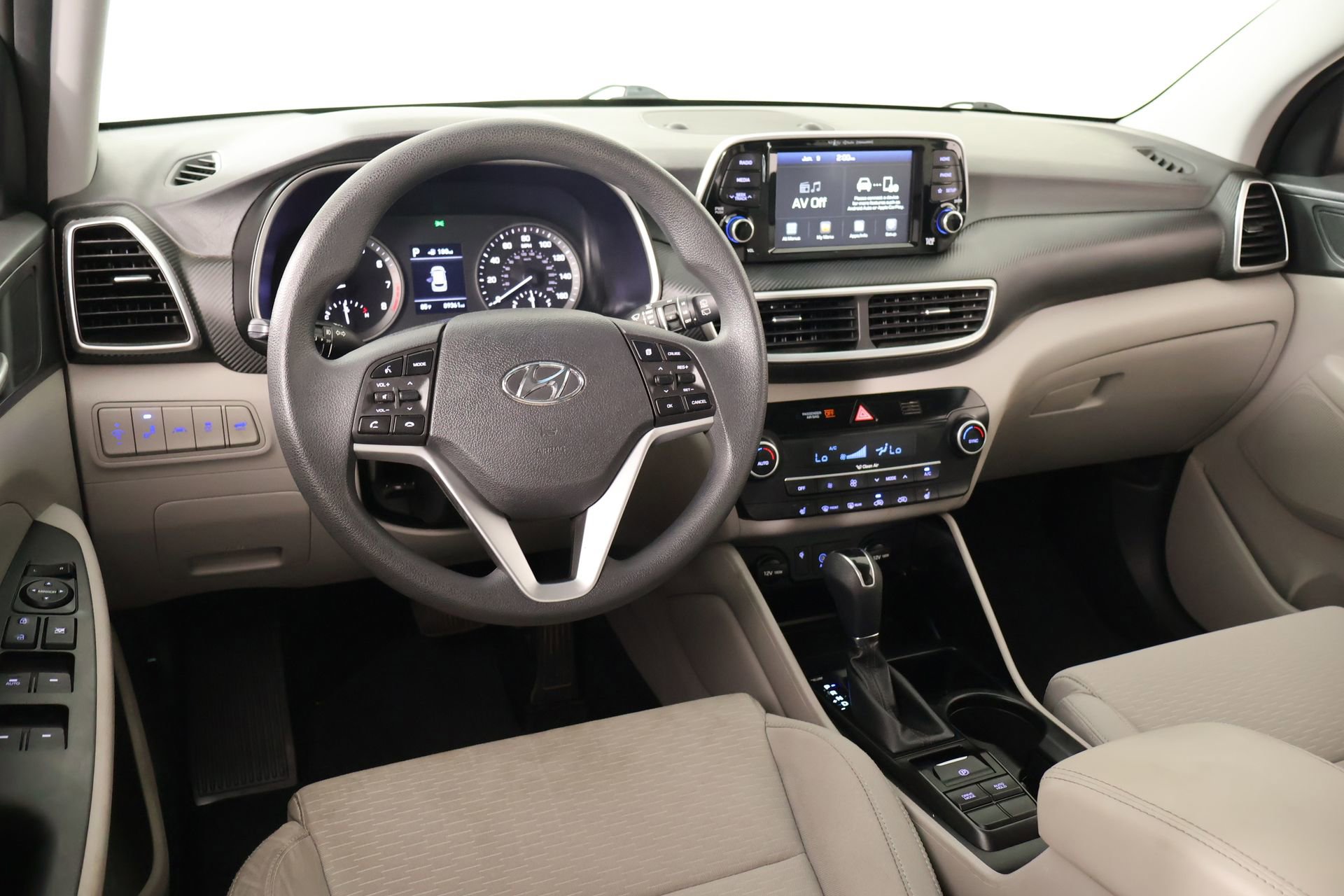 Used 2019 Hyundai Tucson Sport FWD image 2