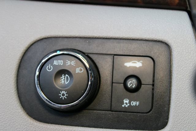 Used 2013 Chevrolet Impala LTZ FWD image 19