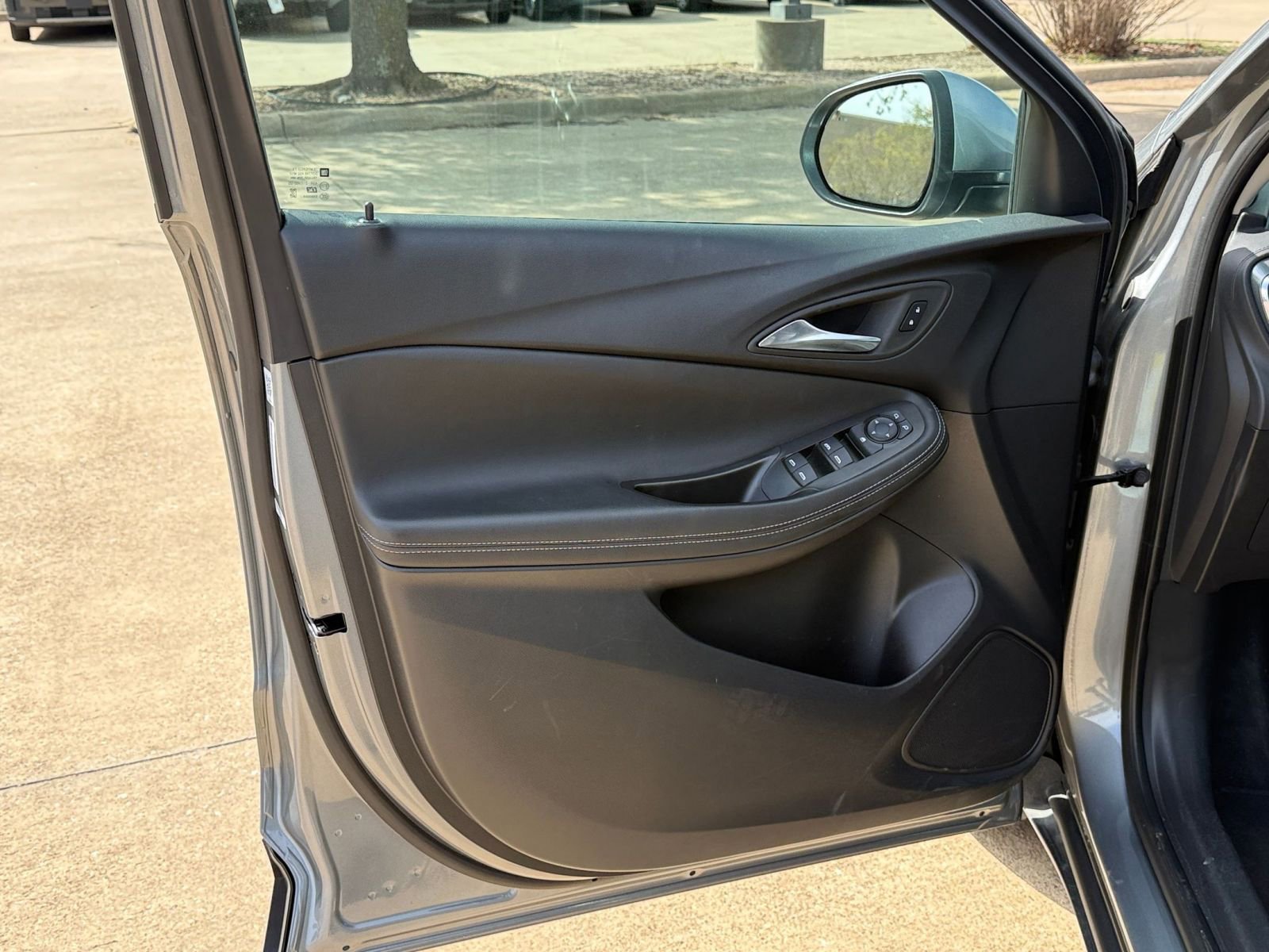 Used 2025 Buick Encore GX Preferred image 18