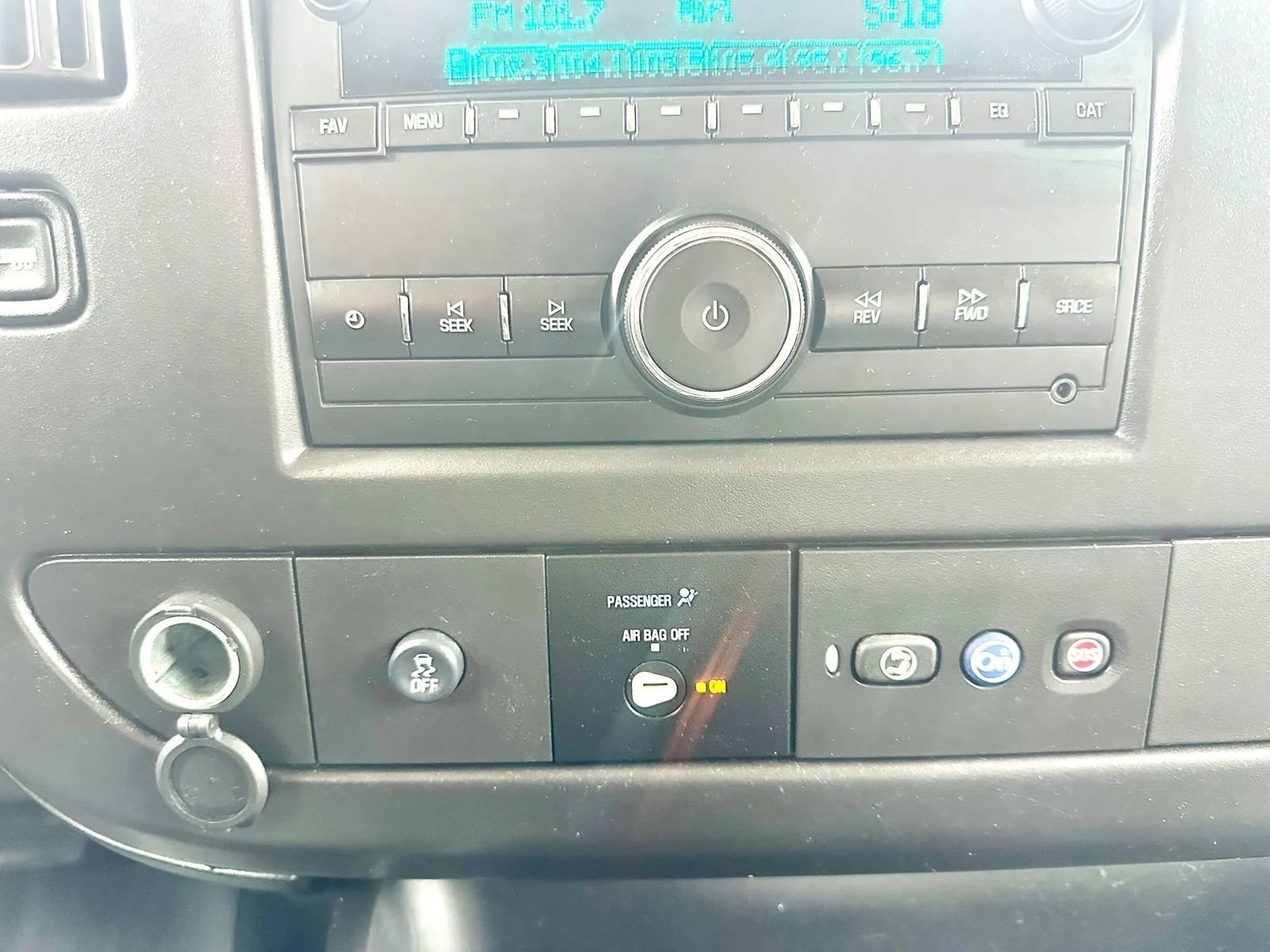 Used 2017 Chevrolet Express 2500 RWD image 14