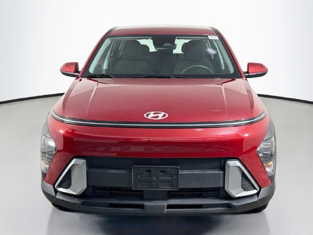 Used 2025 Hyundai Kona SE FWD image 2
