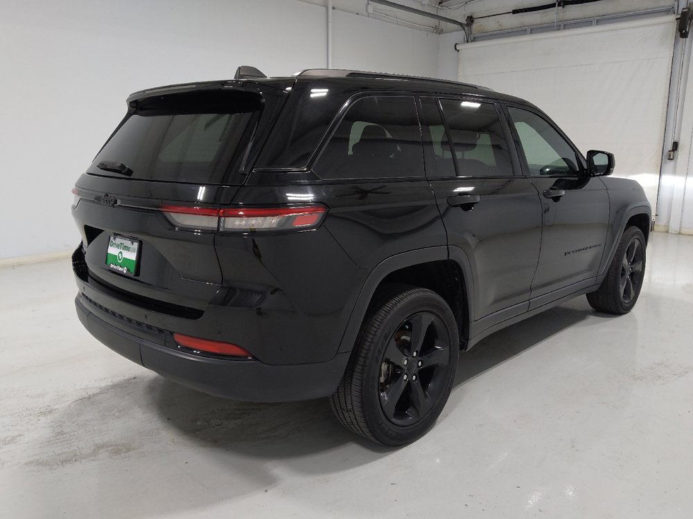 Used 2022 Jeep Grand Cherokee Altitude AWD/4WD image 9