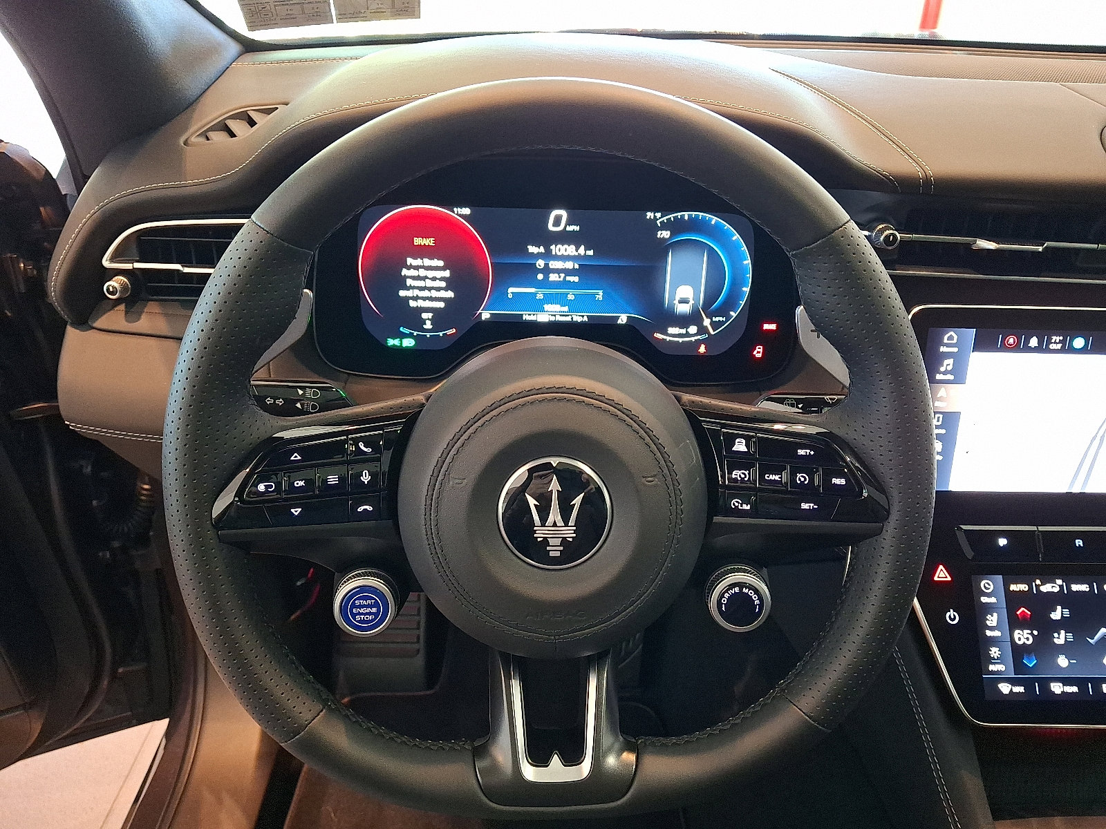 New 2025 Maserati Grecale GT image 14