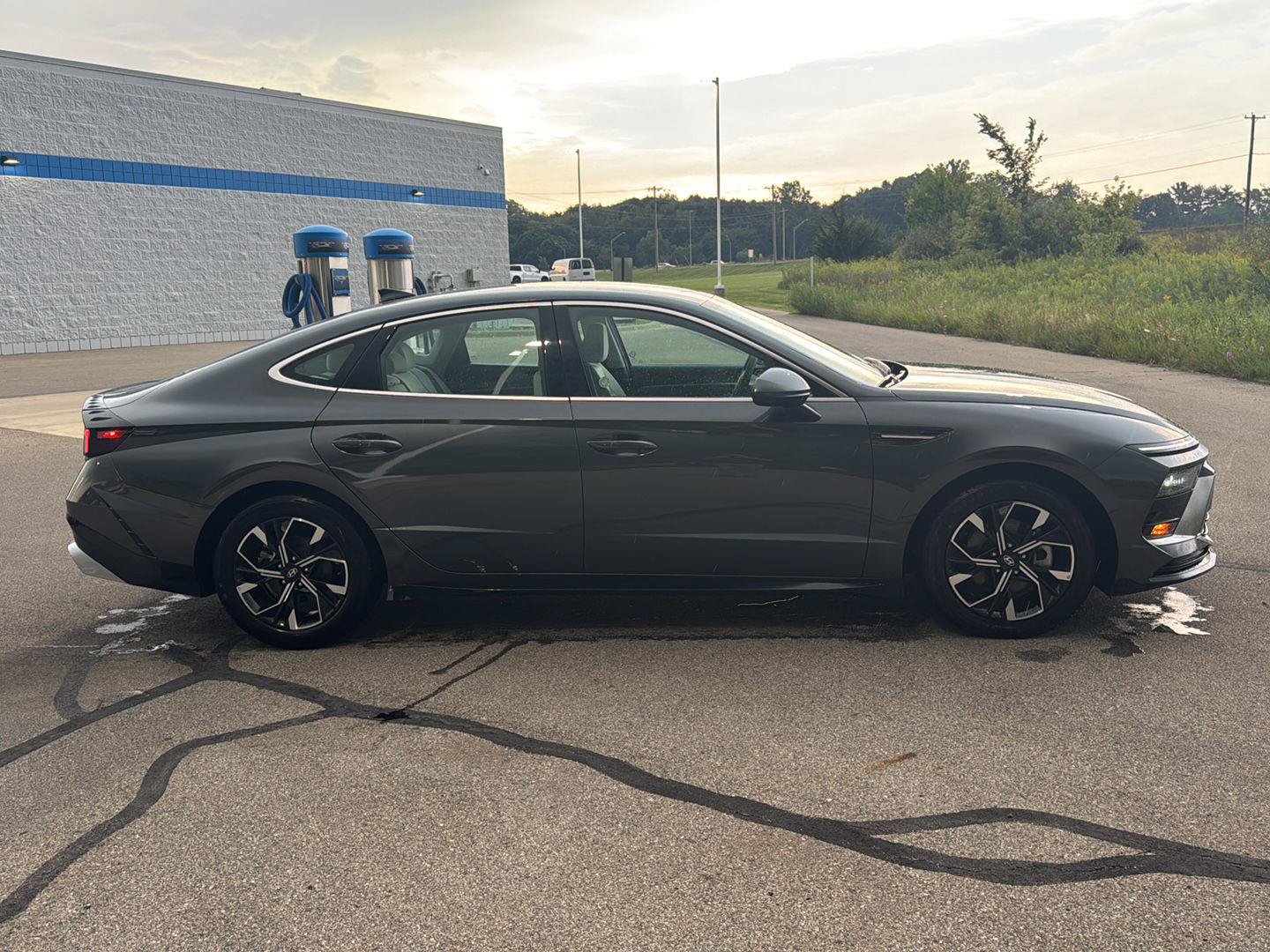 Used 2025 Hyundai Sonata SEL FWD image 6