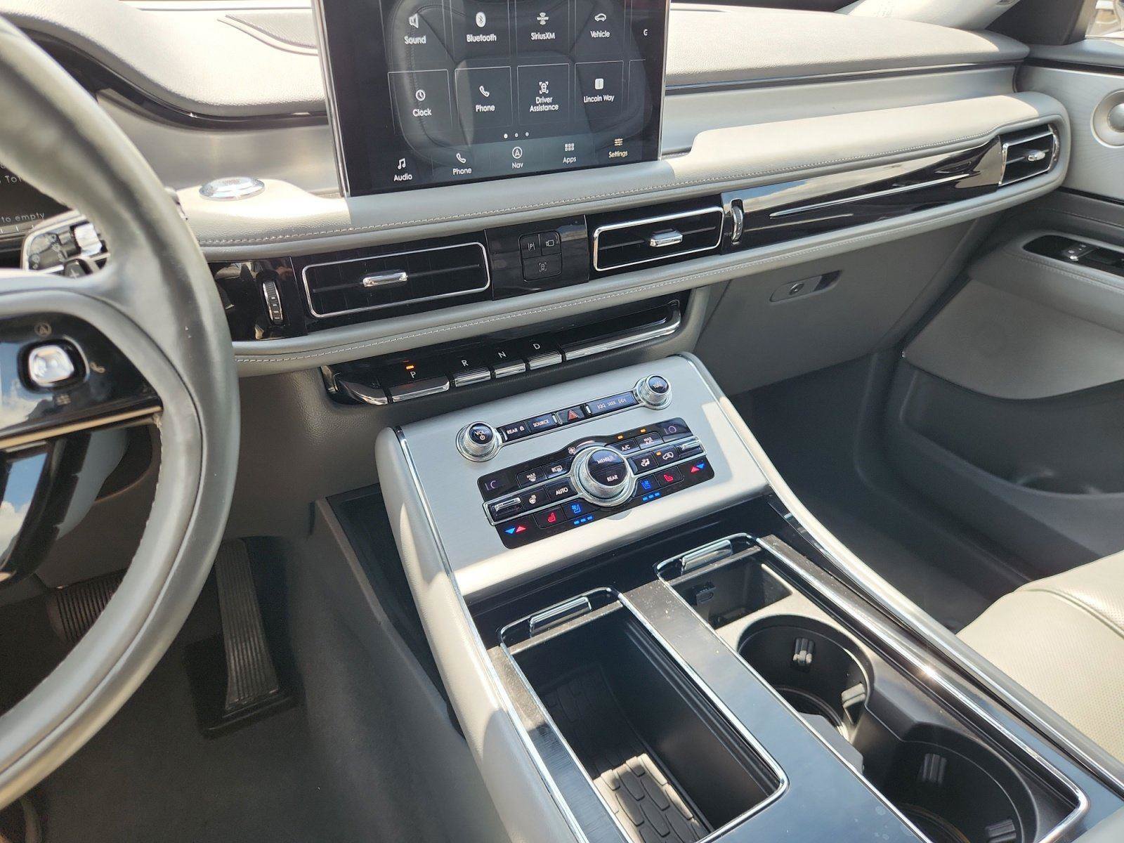 Used 2020 Lincoln Aviator Reserve w/ Equipment Group 202A AWD/4WD image 30