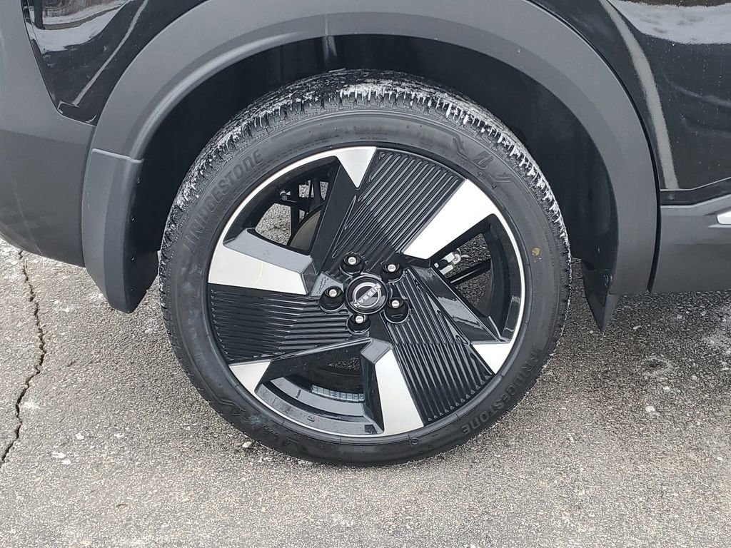New 2026 Nissan Kicks SR w/ Cold Weather Package AWD/4WD image 5