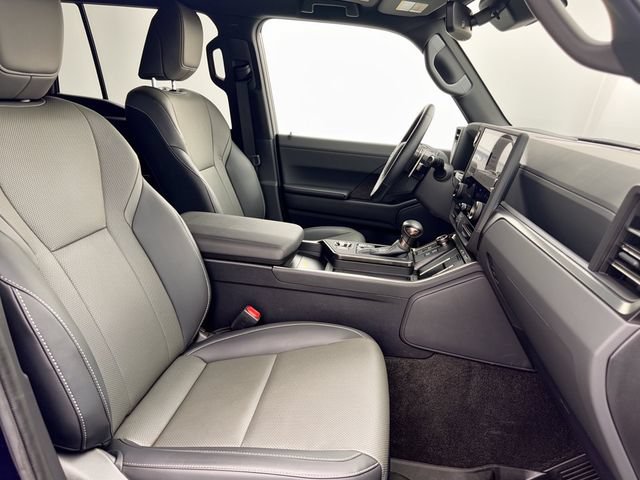 Used 2025 Lexus GX 550 w/ Accessory Package (2T) AWD/4WD image 30