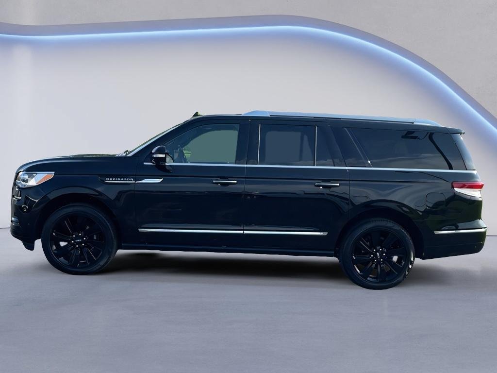 Used 2024 Lincoln Navigator L Reserve w/ Equipment Group 201A AWD/4WD image 3