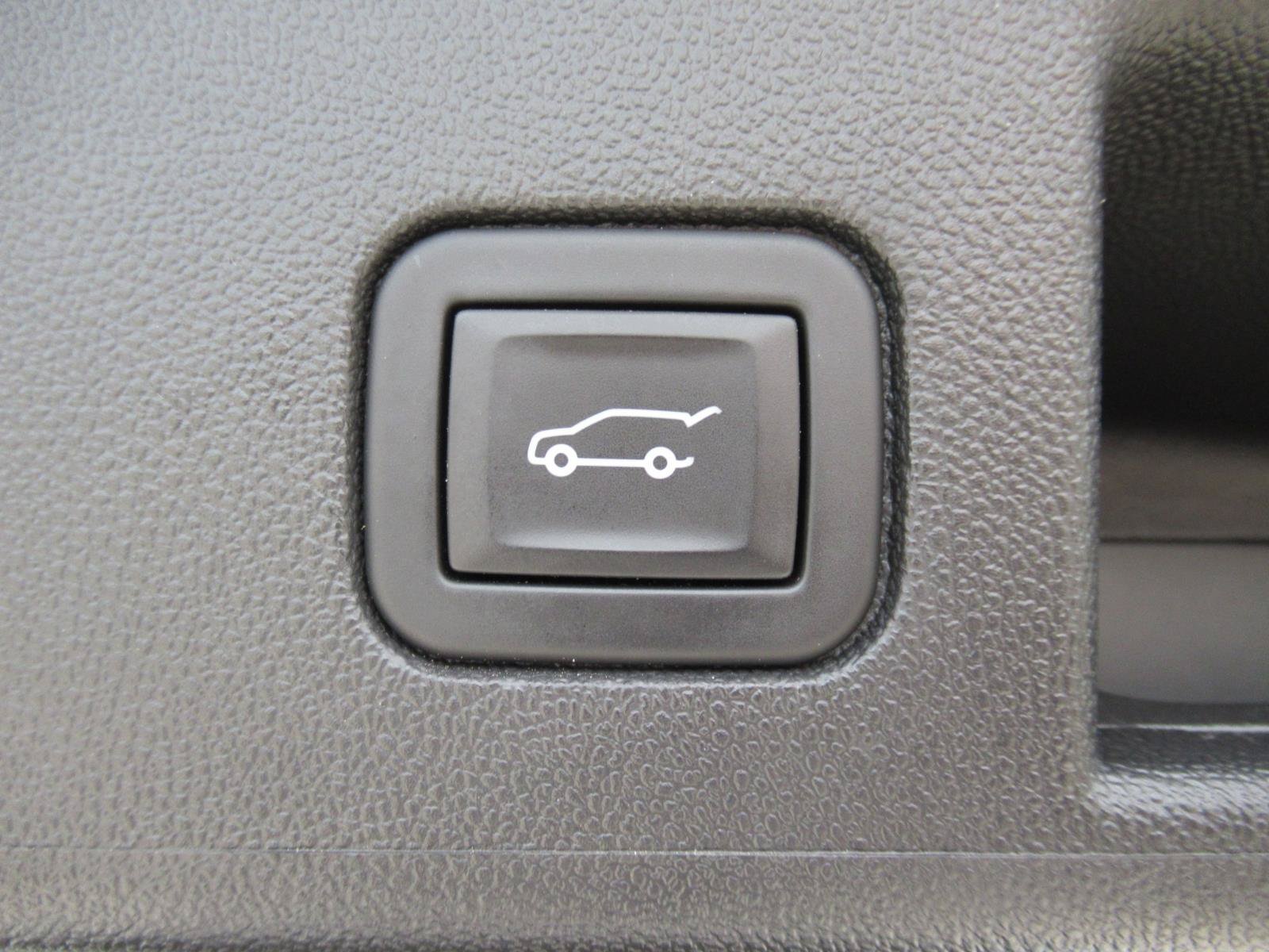 Used 2023 Chevrolet Equinox Premier FWD image 36