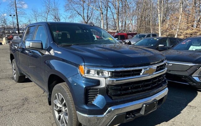 Used 2022 Chevrolet Silverado 1500 LT image 2