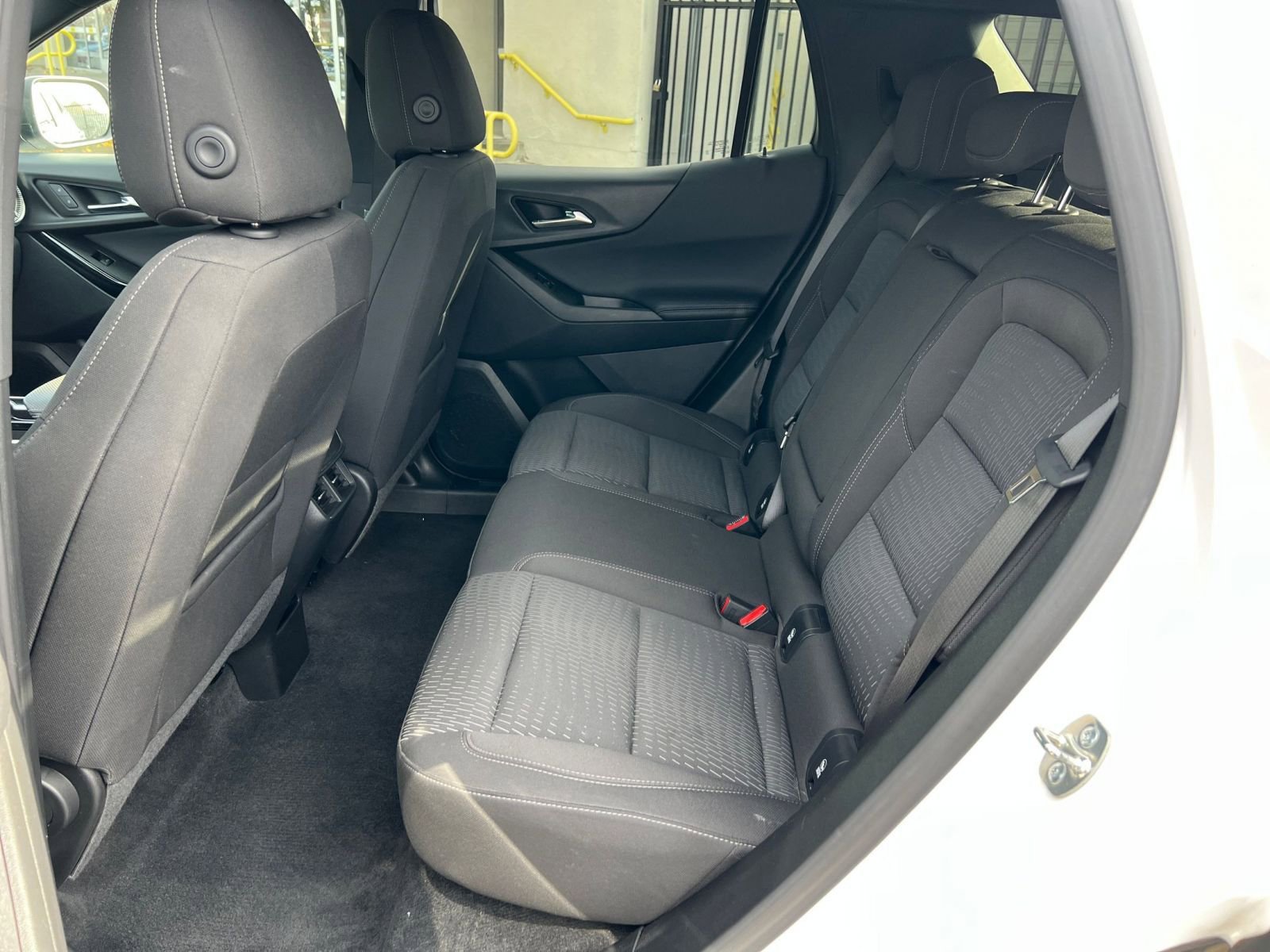 Used 2025 Chevrolet Equinox LT image 24