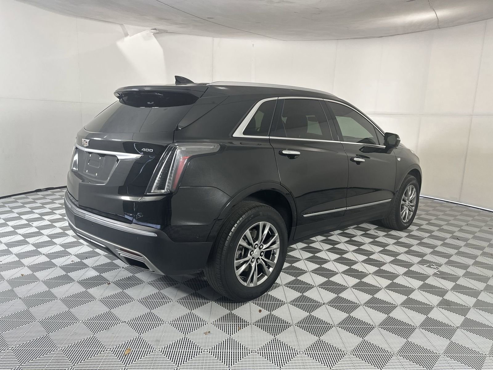 Used 2023 Cadillac XT5 Premium Luxury w/ Technology Package FWD image 8