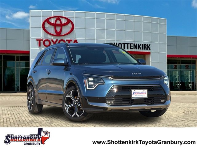 Used 2024 Kia Niro SX Touring