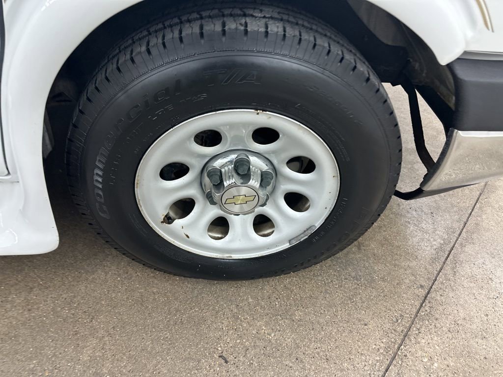 Used 2011 Chevrolet Express 1500 Upfitter image 15